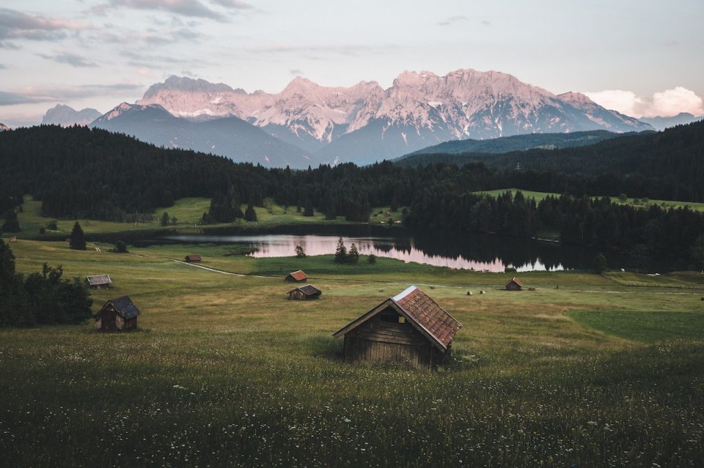 Scaling a mountain is about as easy as to install RHEL 9 in Hetzner Cloud in scalable way. At minimum, you need this article and lots of endurance to pull it off. Photo credit: https://www.pexels.com/it-it/foto/casa-in-legno-marrone-sul-campo-di-erba-verde-vicino-a-montagne-e-alberi-verdi-4275885.